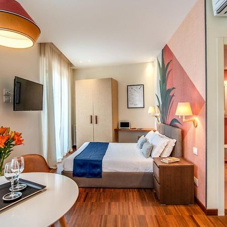 Milhouse Suites Duomo Мілан Екстер'єр фото