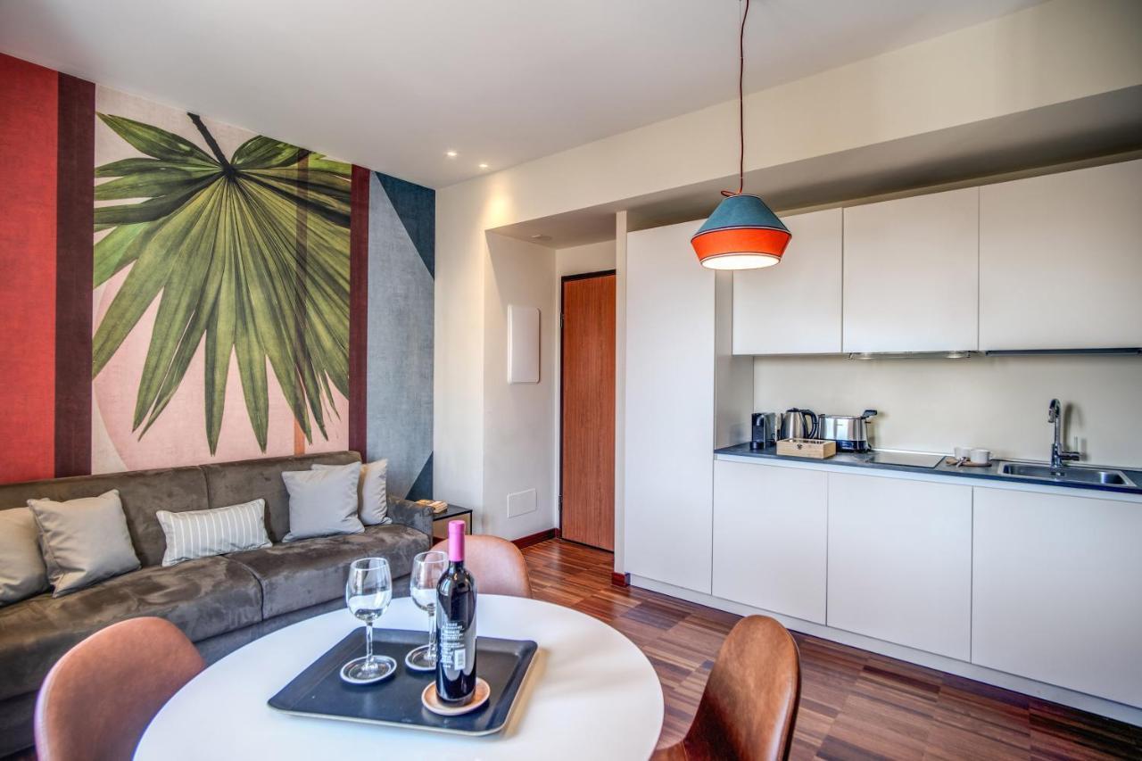 Milhouse Suites Duomo Мілан Екстер'єр фото