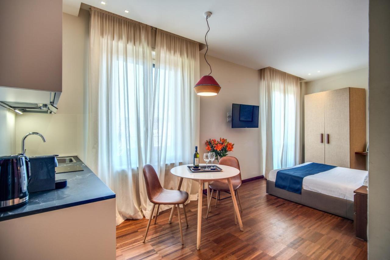 Milhouse Suites Duomo Мілан Екстер'єр фото
