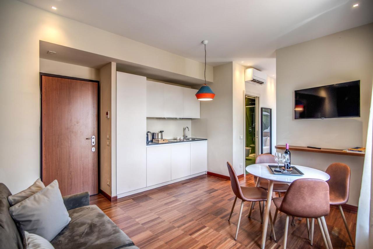 Milhouse Suites Duomo Мілан Екстер'єр фото