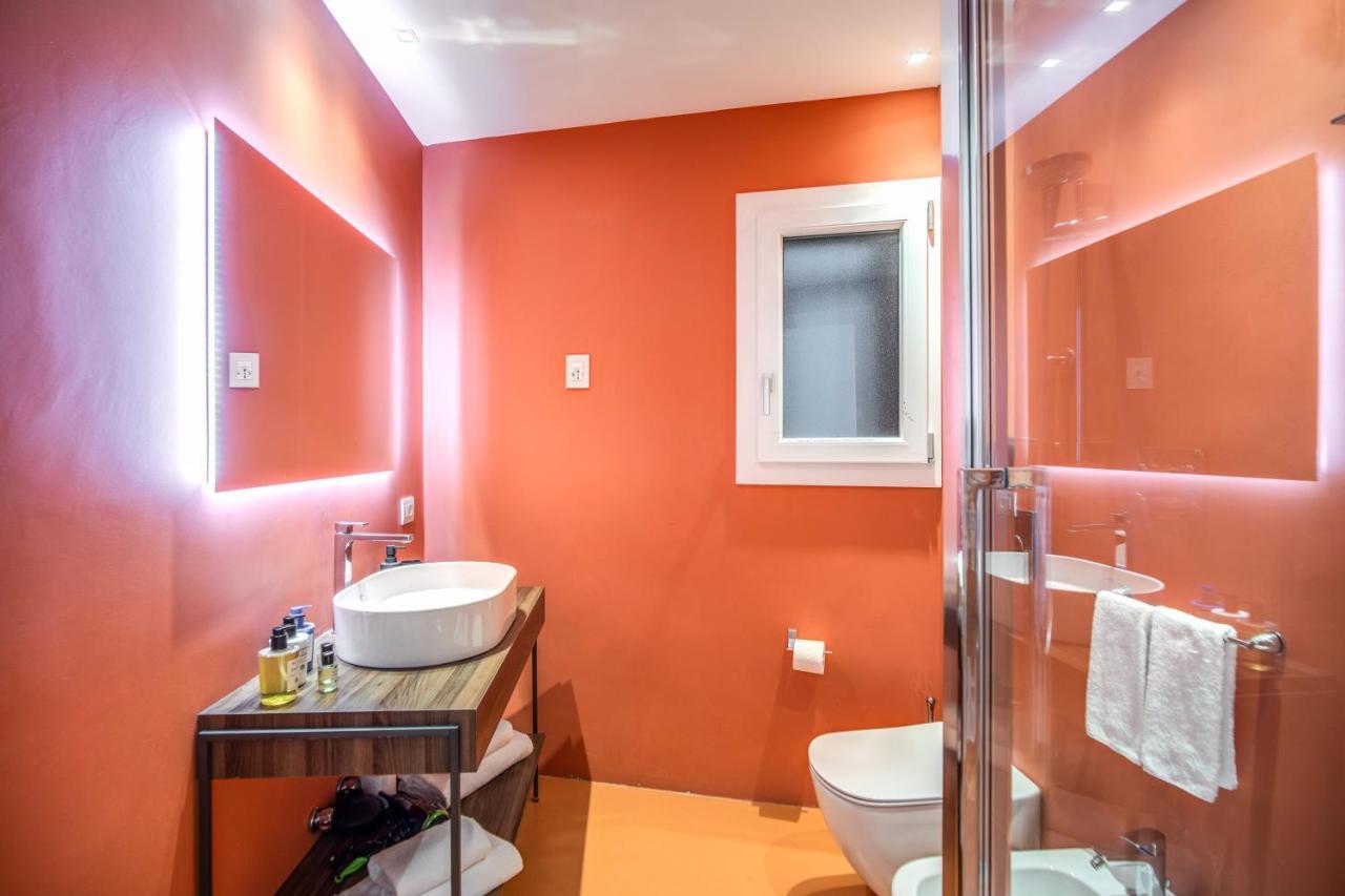 Milhouse Suites Duomo Мілан Екстер'єр фото
