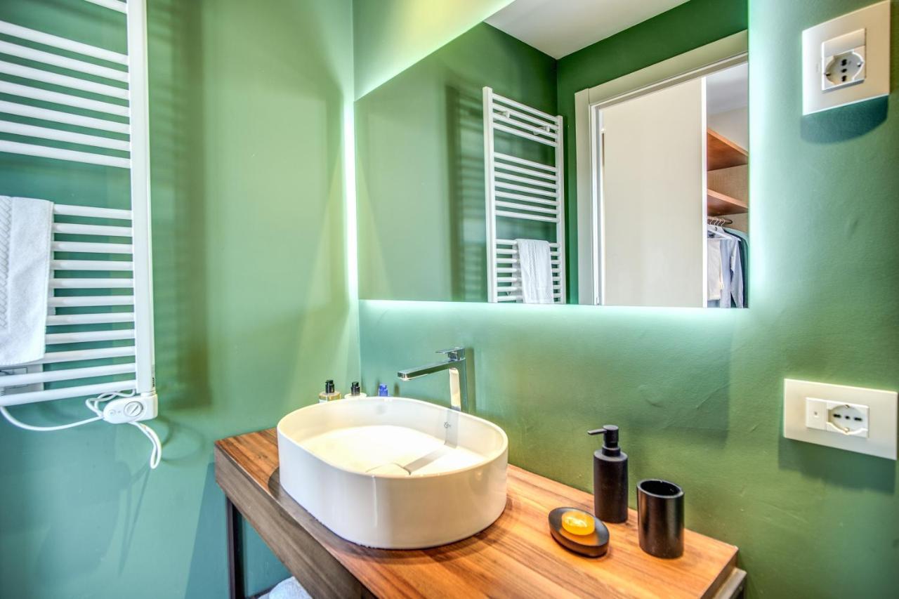 Milhouse Suites Duomo Мілан Екстер'єр фото