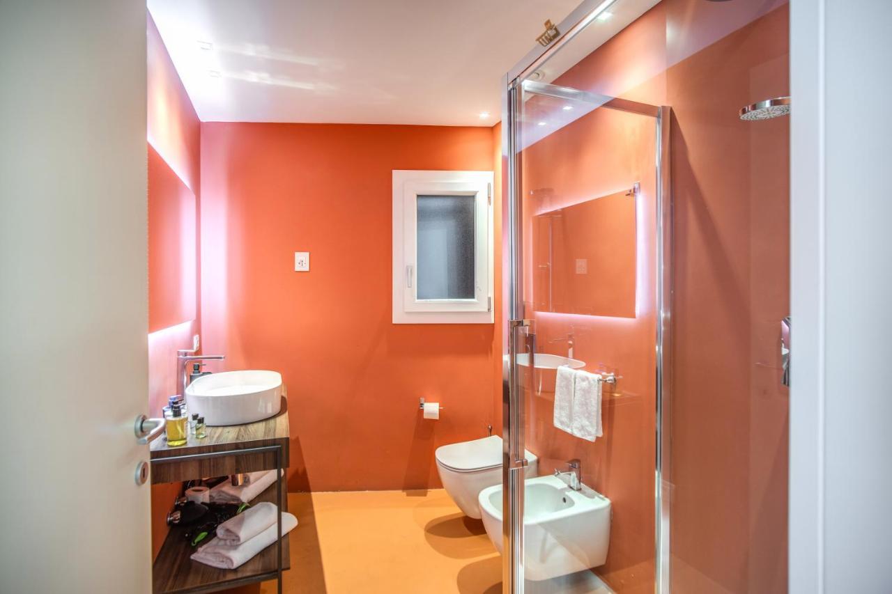 Milhouse Suites Duomo Мілан Екстер'єр фото